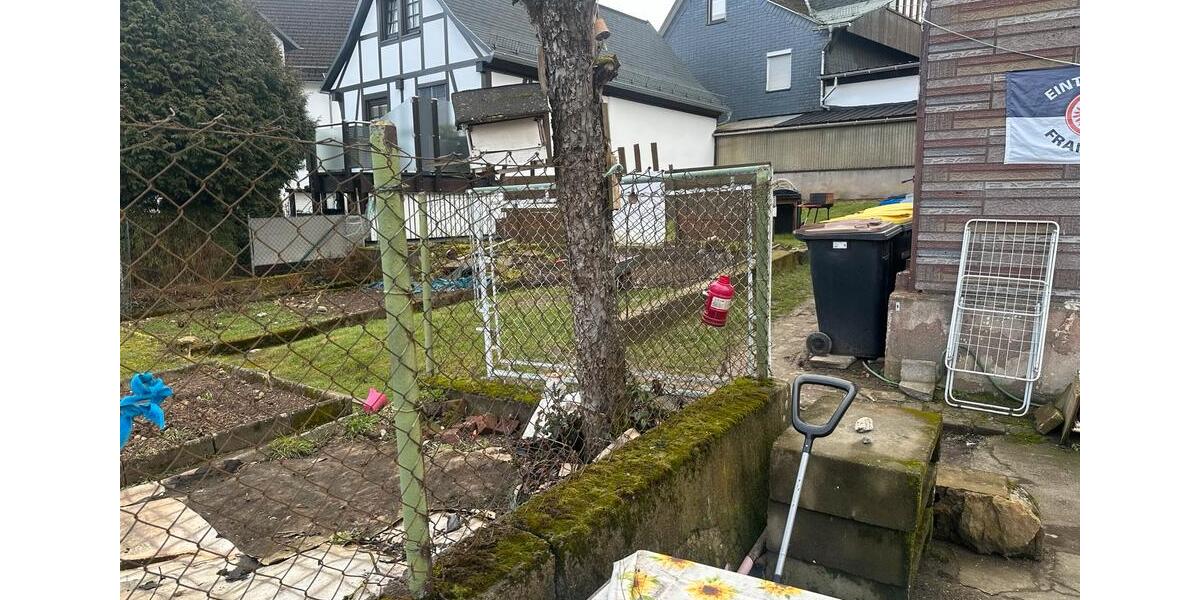 Einfamilienhaus Haiger - 6 Zimmer, 140 m&sup2;, 155.000&euro; | Angebot:25256147