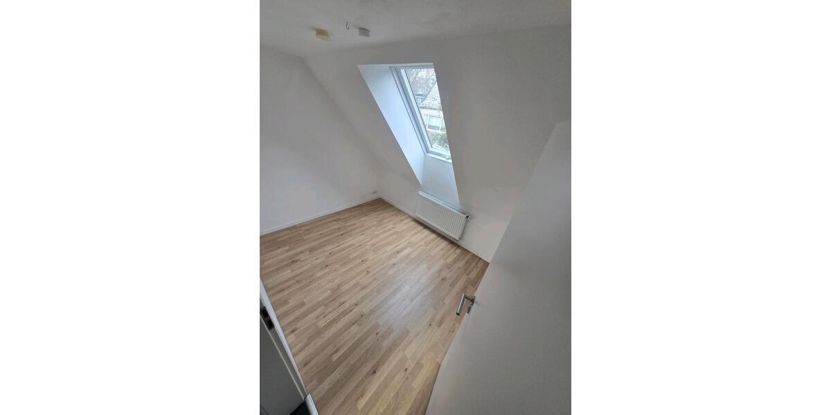 Dachgeschoßwohnung Siegen Dillnhütten - 3 Zimmer, 53 m&sup2;, 498&euro; | Angebot:24676956