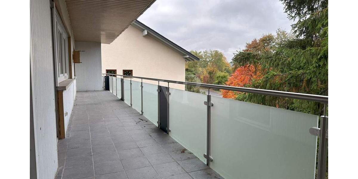 Etagenwohnung Dillenburg / Niederscheld Niederscheld - 8 Zimmer, 216 m&sup2;, 278.000&euro; | Angebot:25663177