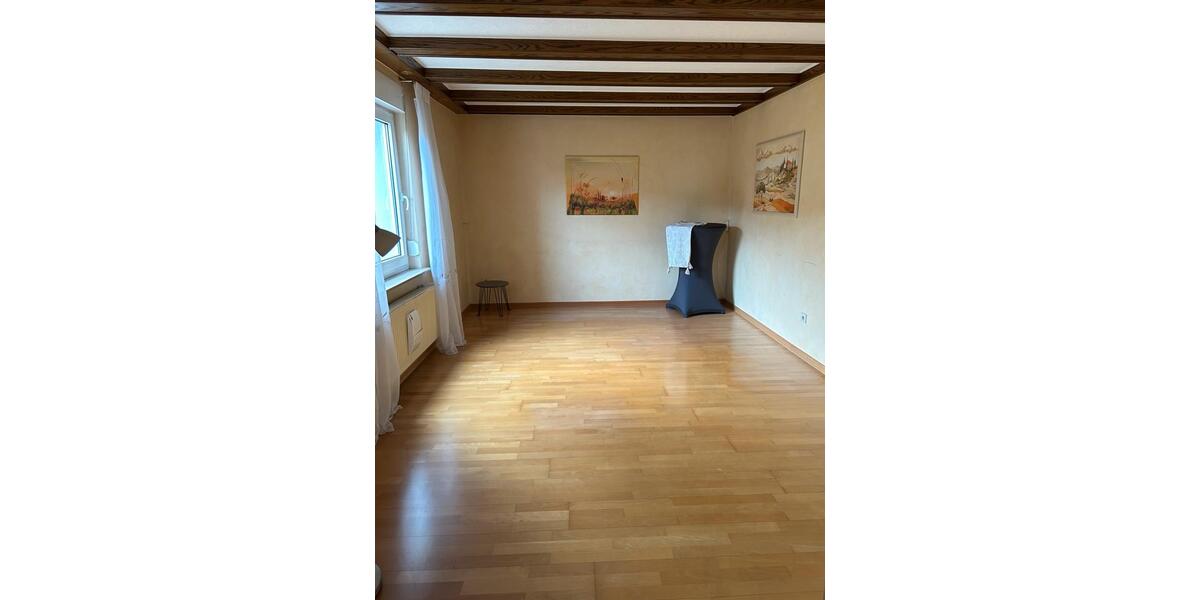 Etagenwohnung Kirchhundem - 4 Zimmer, 150 m&sup2;, 900&euro; | Angebot:25297098