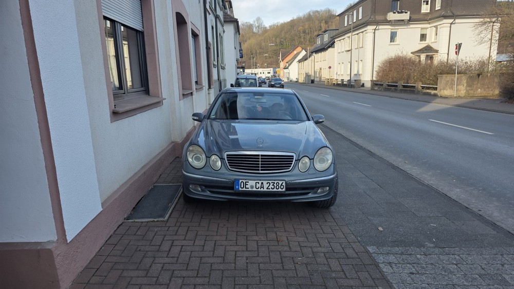 Mercedes-Benz Mercedes E 320 269.000 km 4.899 &euro; Lennestadt 57368