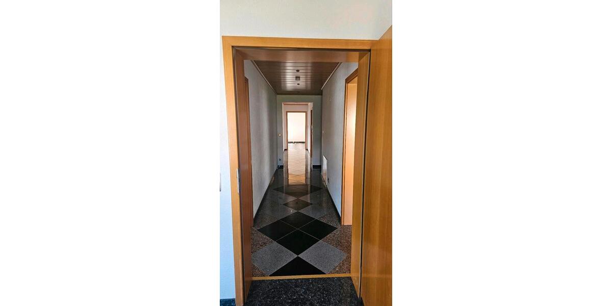 Erdgeschoßwohnung Dillenburg Frohnhausen - 4 Zimmer, 102 m&sup2;, 800&euro; | Angebot:26648482
