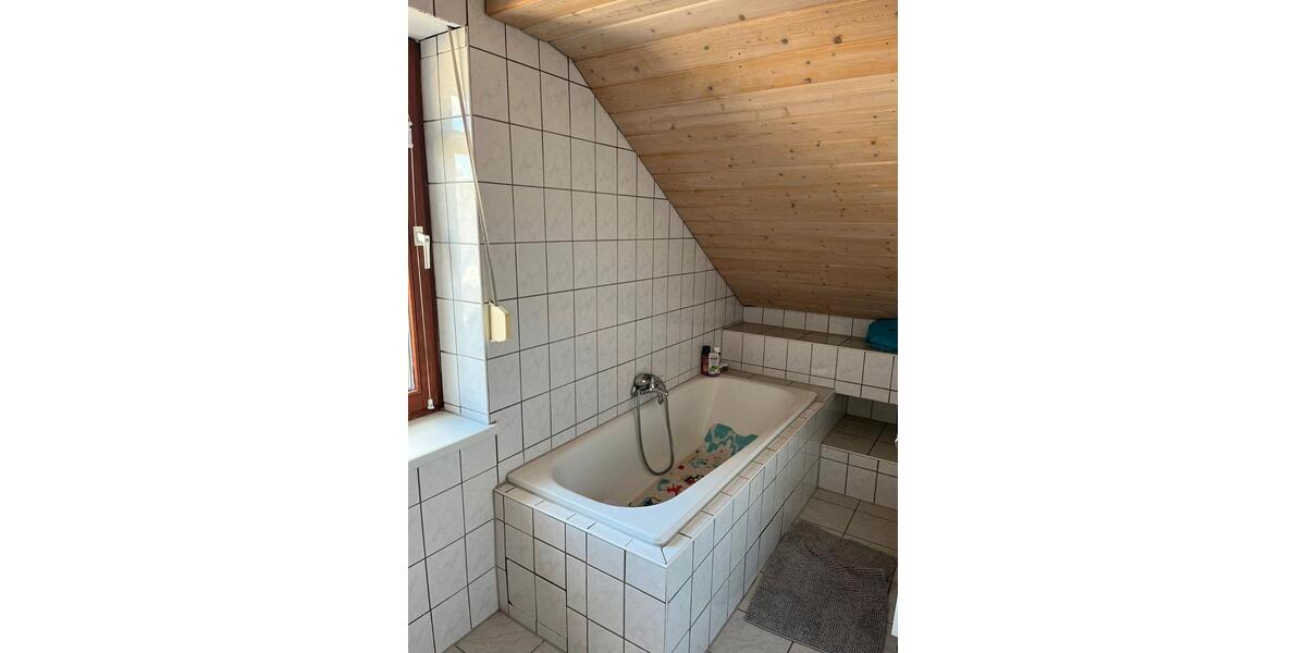 Etagenwohnung Kirchen (Sieg) - 4 Zimmer, 125 m&sup2;, 730&euro; | Angebot:26665522