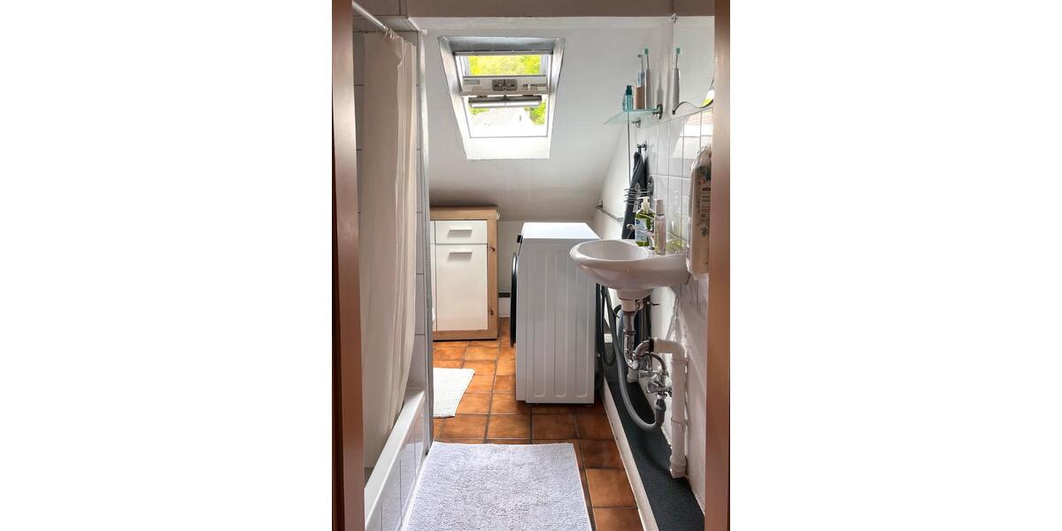 Dachgeschoßwohnung Siegen Kaan-Marienborn - 2 Zimmer, 77 m&sup2;, 695&euro; | Angebot:26588836