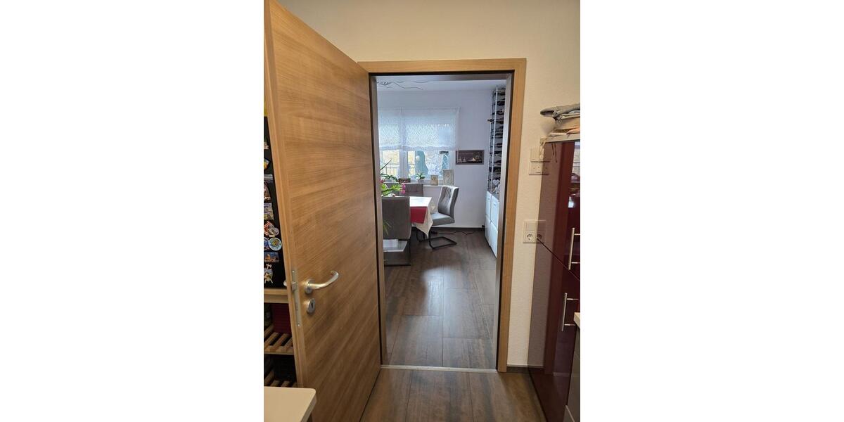 Etagenwohnung Siegen Dillnhütten - 2 Zimmer, 90 m&sup2;, 1.050&euro; | Angebot:25989235