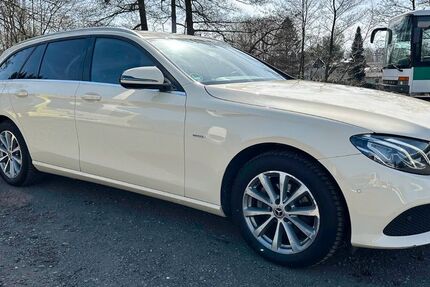 Mercedes-Benz E 200 363.206 km 10.472 &euro; Eschenburg - Hirzenhain 35713