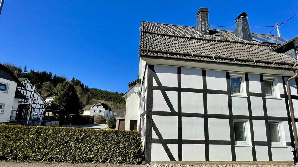 Doppelhaushälfte Kirchhundem / Heinsberg Heinsberg - 1 Zimmer, 196 m&sup2;, 130.000&euro; | Angebot:25688448