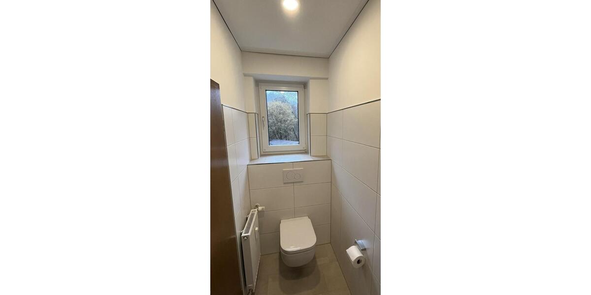 Etagenwohnung Siegen Eiserfeld - 8 Zimmer, 171 m&sup2;, 2.050&euro; | Angebot:25721985