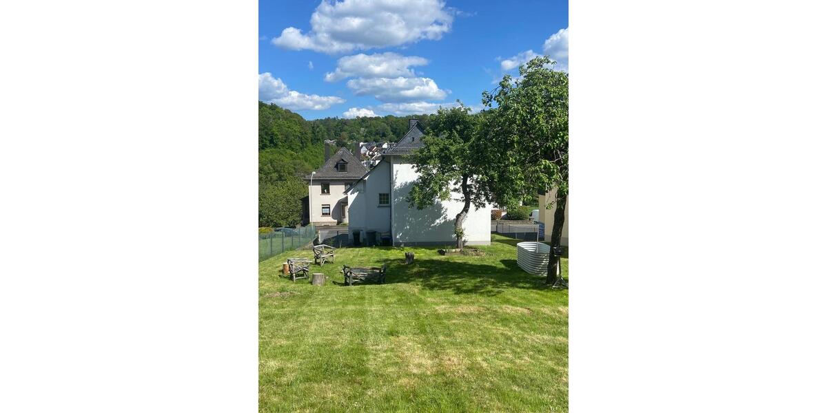 Einfamilienhaus Haiger - 7 Zimmer, 147 m&sup2;, 287.000&euro; | Angebot:22643689