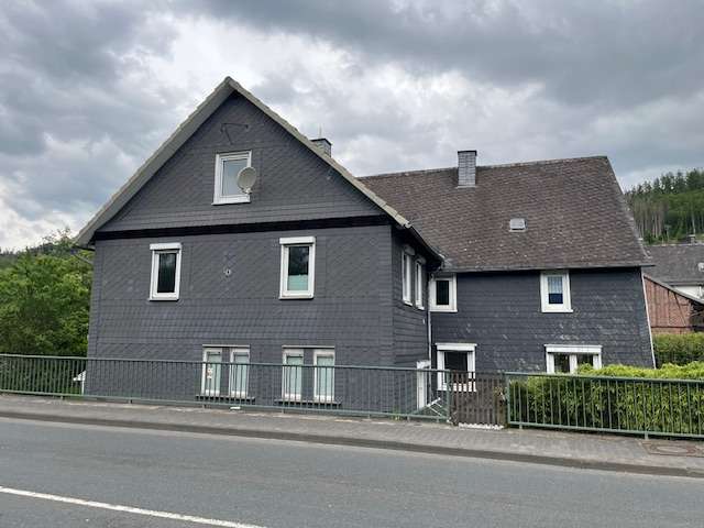 Einfamilienhaus Bad Laasphe - Niederlaasphe Niederlaasphe - 10 Zimmer, 197 m&sup2;, 215.000&euro; | Angebot:21944525