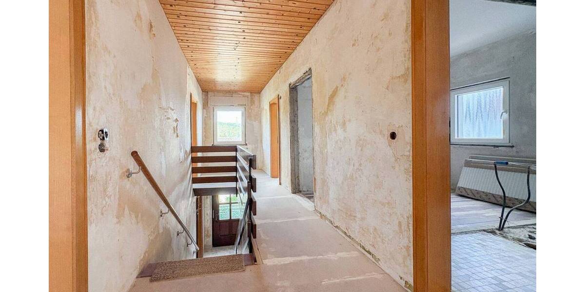 Einfamilienhaus Brachbach - 8 Zimmer, 150 m&sup2;, 210.000&euro; | Angebot:25738156