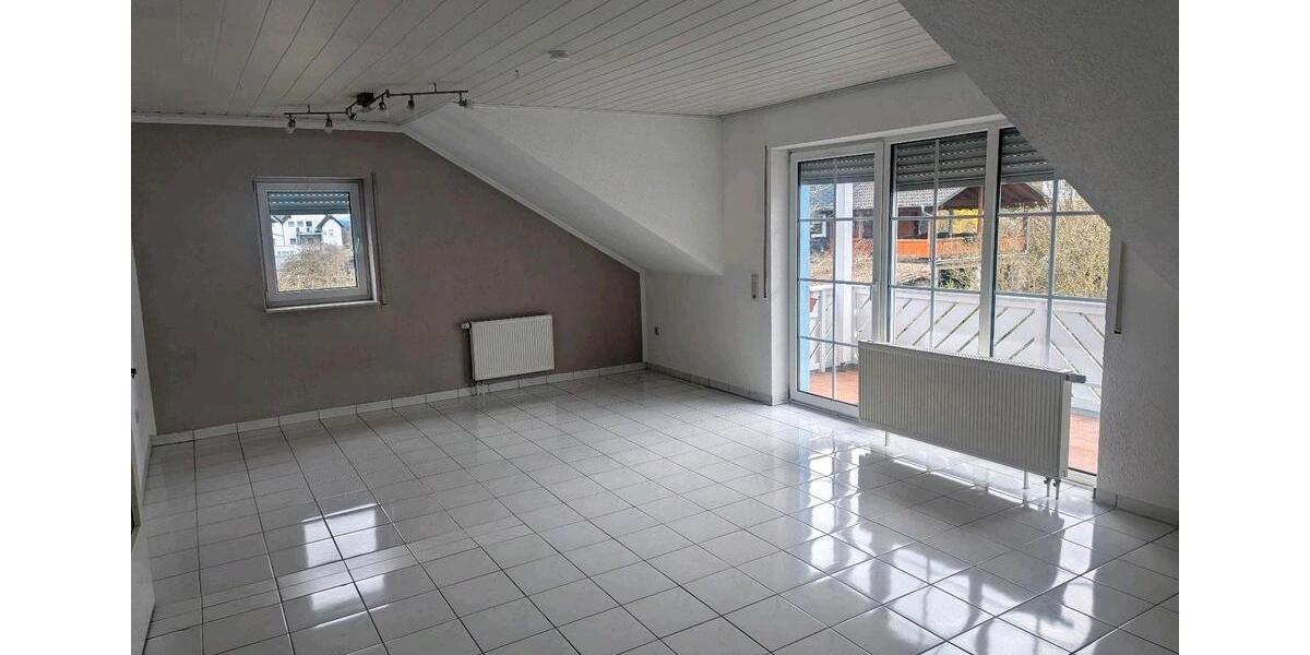 Dachgeschoßwohnung Haiger - 4 Zimmer, 98 m&sup2;, 800&euro; | Angebot:26022163