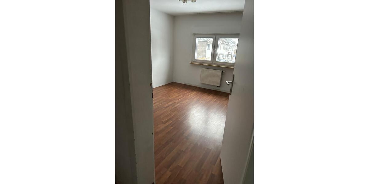 Doppelhaushälfte Burbach - 5 Zimmer, 137 m&sup2;, 135.000&euro; | Angebot:25022517