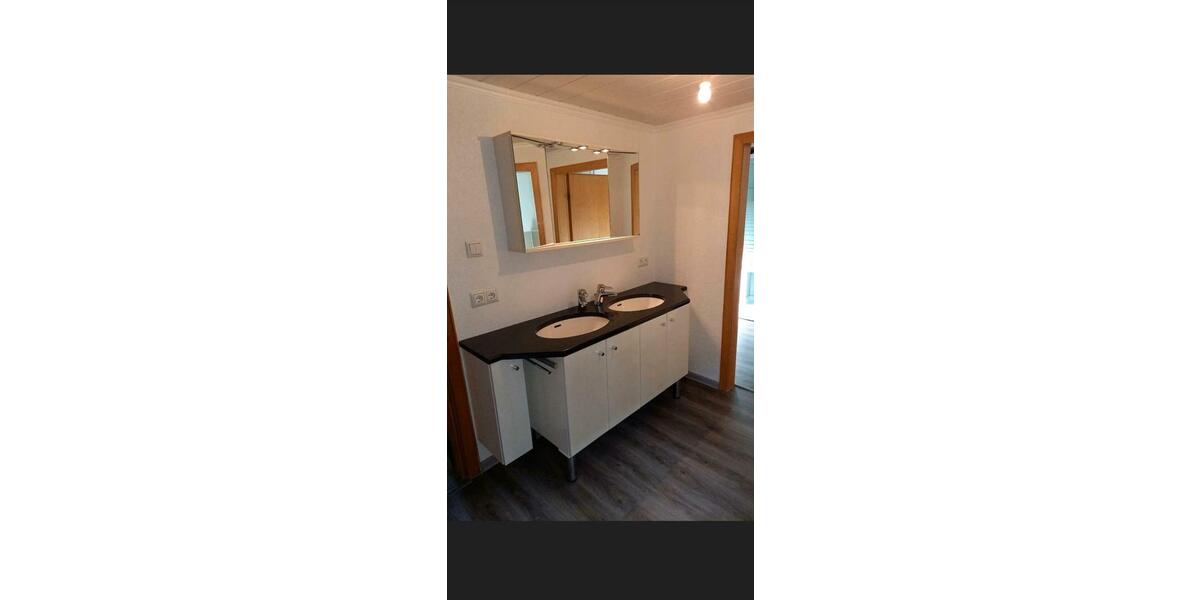 Einfamilienhaus Bad Laasphe - 4 Zimmer, 117 m&sup2;, 850&euro; | Angebot:26492605