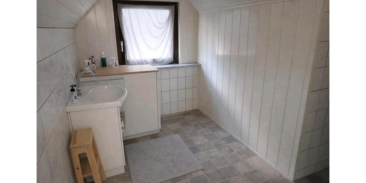 Dachgeschoßwohnung Eschenburg - 2 Zimmer, 60 m&sup2;, 670&euro; | Angebot:25545823