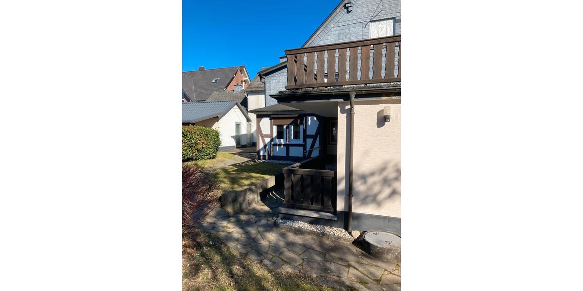 Doppelhaushälfte Kreuztal - 5 Zimmer, 160 m&sup2;, 1.350&euro; | Angebot:24987601