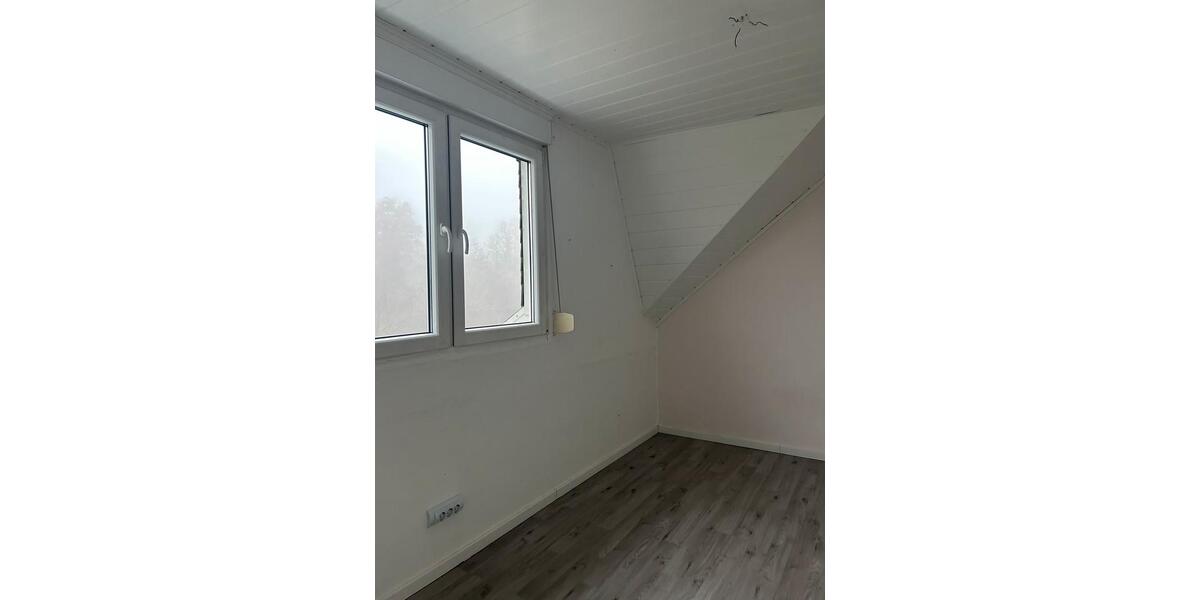 Dachgeschoßwohnung Morsbach - 3 Zimmer, 95 m&sup2;, 700&euro; | Angebot:25858710