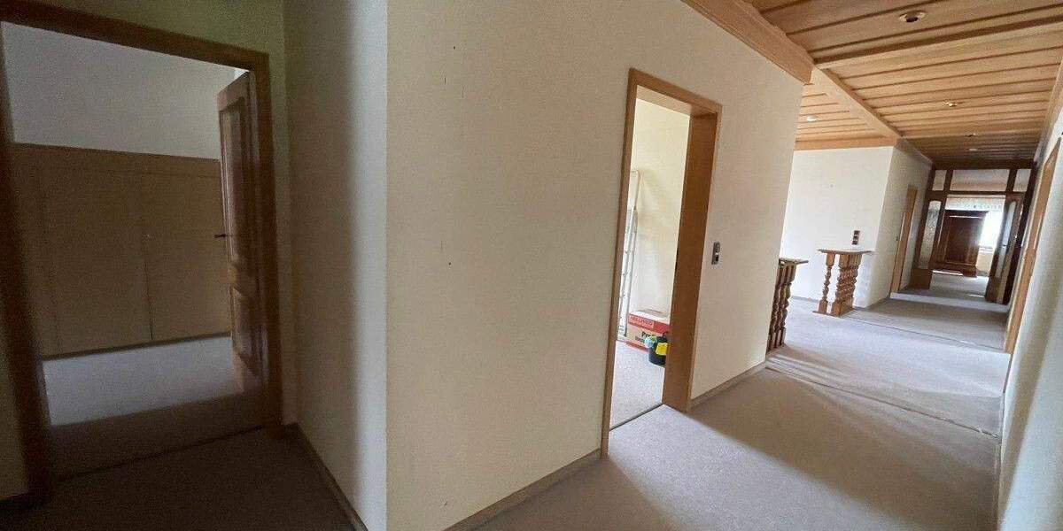 Etagenwohnung Dietzhölztal / Ewersbach Ewersbach - 8 Zimmer, 206 m&sup2;, 175.000&euro; | Angebot:25665420
