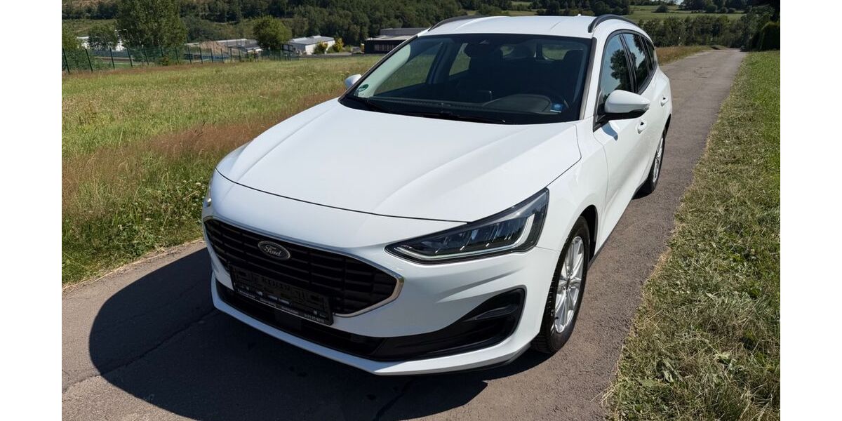 Ford Focus 17.000 km 18.490 &euro; Kirchhundem 57399