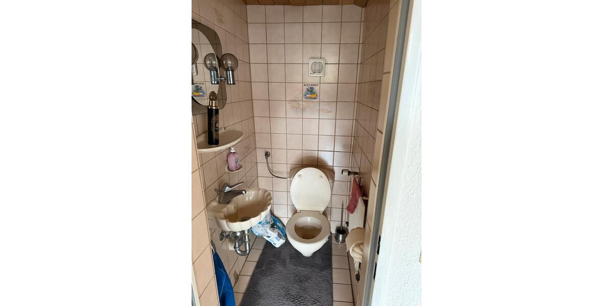 Etagenwohnung Dillenburg - 8 Zimmer, 147 m&sup2;, 800&euro; | Angebot:26035436