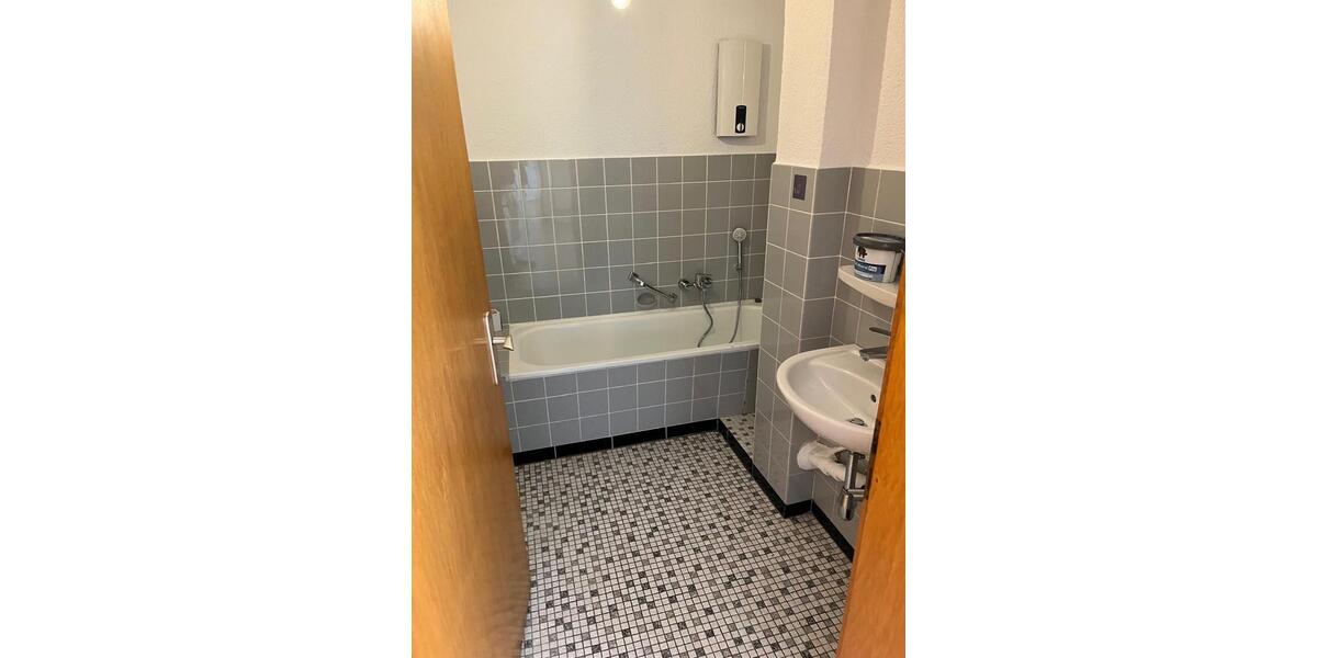 Dachgeschoßwohnung Attendorn - 4 Zimmer, 68 m&sup2;, 580&euro; | Angebot:26656122