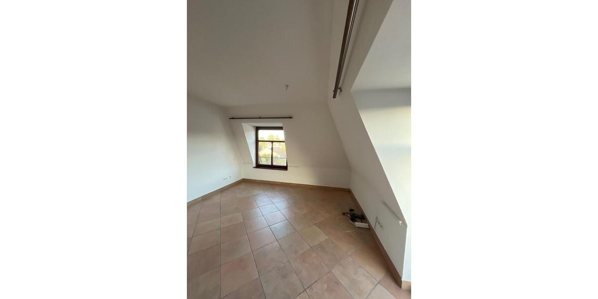Dachgeschoßwohnung Hachenburg - 2 Zimmer, 57 m&sup2;, 555&euro; | Angebot:25331964