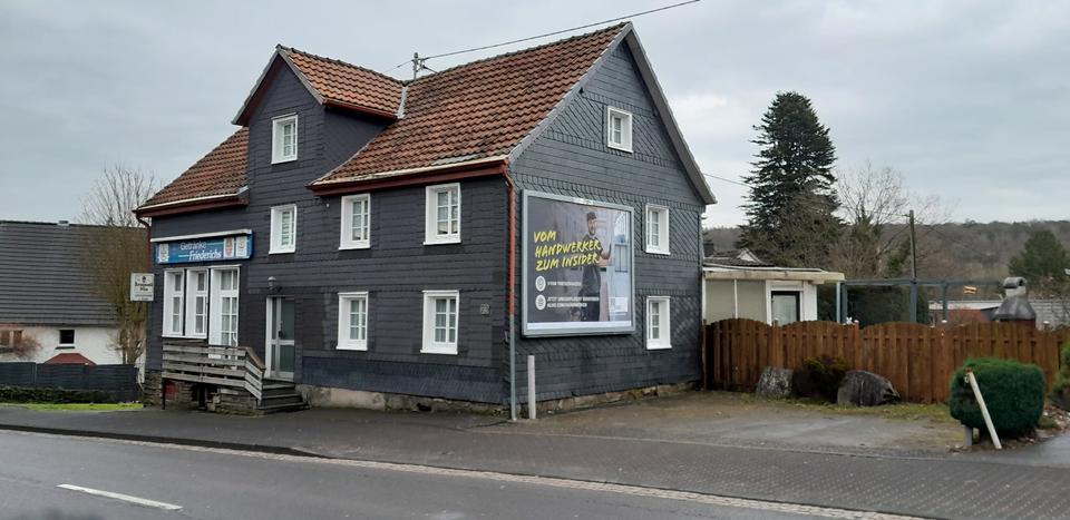 Etagenwohnung Waldbröl - 6 Zimmer, 160 m&sup2;, 1.450&euro; | Angebot:25937166