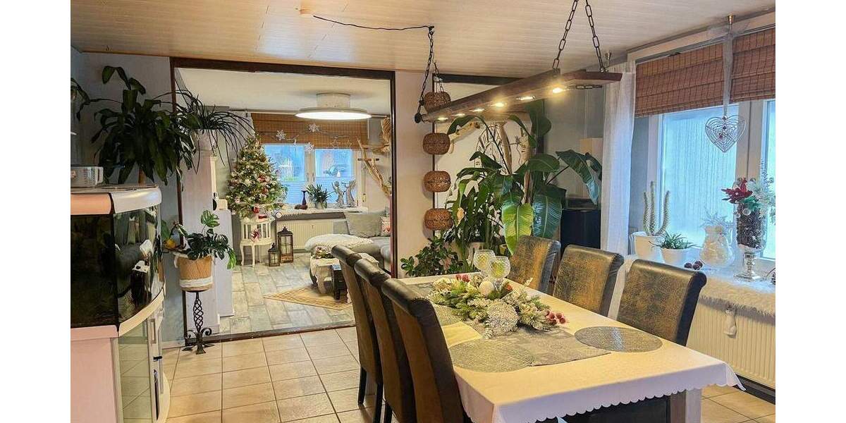 Einfamilienhaus Siegen / Eiserfeld Eiserfeld - 6 Zimmer, 205 m&sup2;, 320.000&euro; | Angebot:25776410