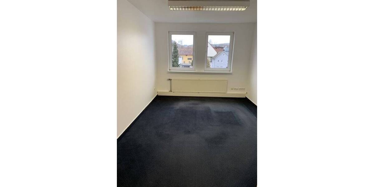 Etagenwohnung Haiger - 4 Zimmer, 154 m&sup2;, 990&euro; | Angebot:25696550