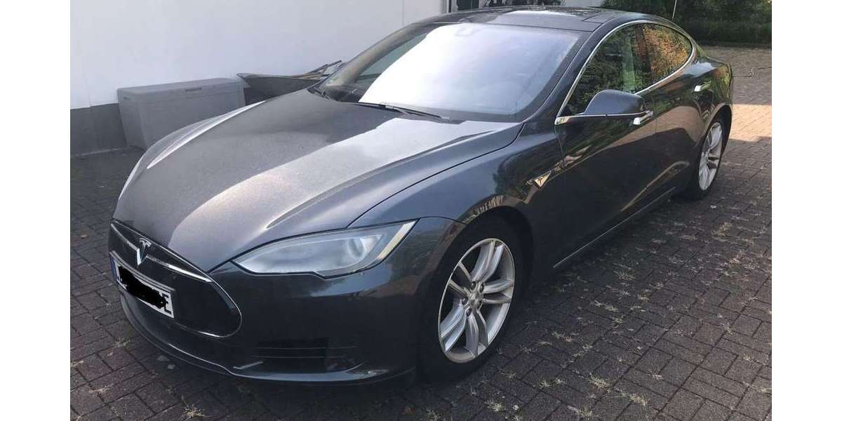 Tesla Model S 145.000 km 30.000 &euro; Dillenburg, Oranienstadt 35688