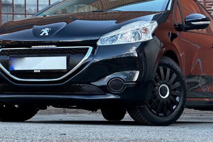 Peugeot 208 144.000 km 1.991 &euro; Siegen 57072