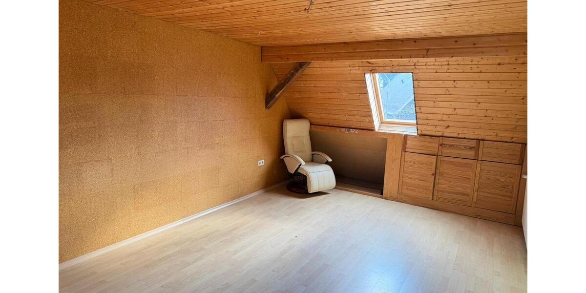 Einfamilienhaus Weitefeld - 9 Zimmer, 211 m&sup2;, 1.450&euro; | Angebot:26008565