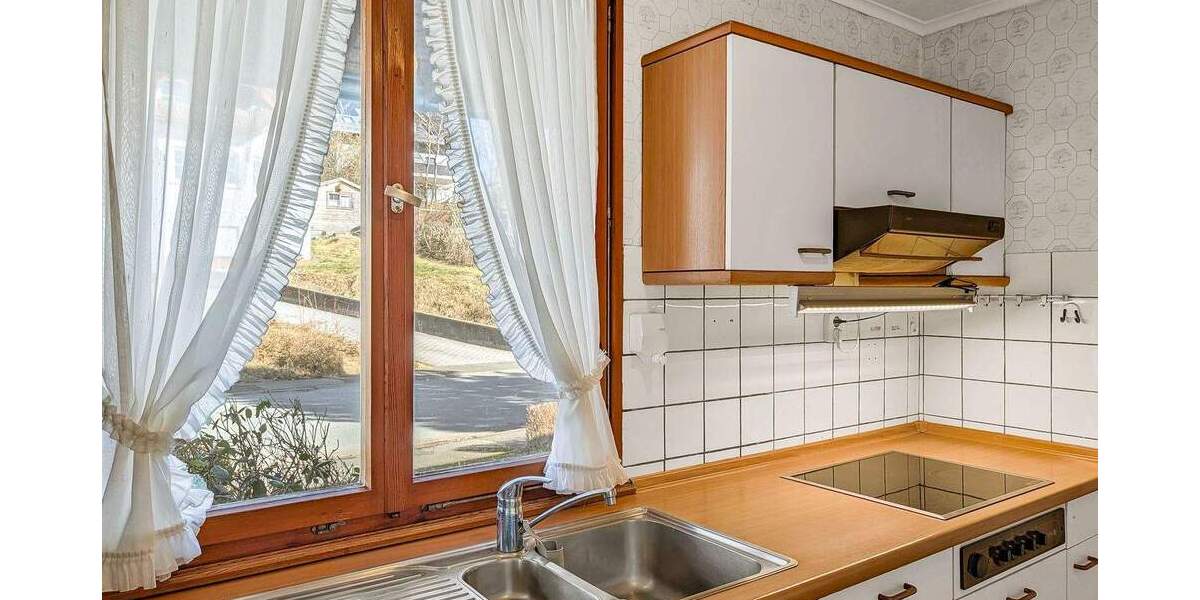 Einfamilienhaus Bad Laasphe - 7 Zimmer, 183 m&sup2;, 286.000&euro; | Angebot:25663940