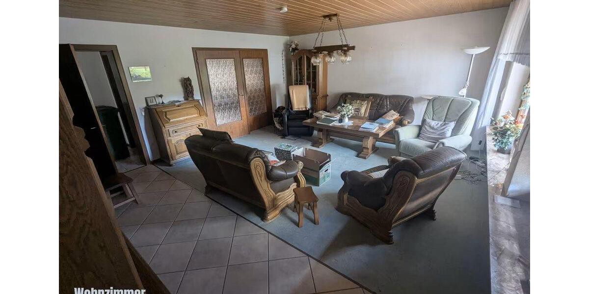 Etagenwohnung Netphen - 8 Zimmer, 180 m&sup2;, 240.000&euro; | Angebot:27024028