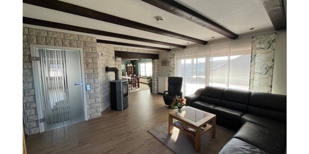 Einfamilienhaus Eschenburg Eibelshausen - 7 Zimmer, 225 m&sup2;, 435.000&euro; | Angebot:25667775