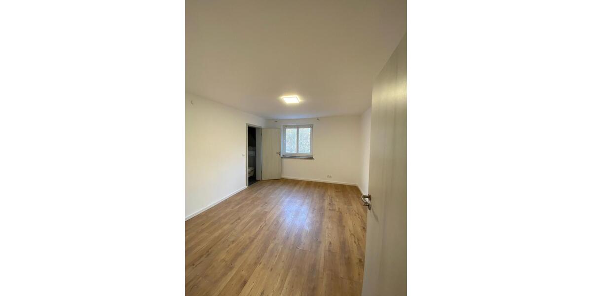 Erdgeschoßwohnung Lennestadt - 4 Zimmer, 85 m&sup2;, 700&euro; | Angebot:25806820