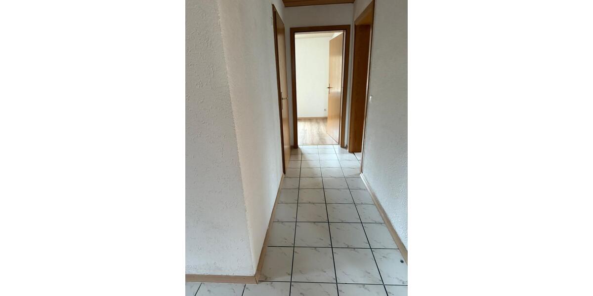 Erdgeschoßwohnung Scheuerfeld - 3 Zimmer, 90 m&sup2;, 600&euro; | Angebot:25168100