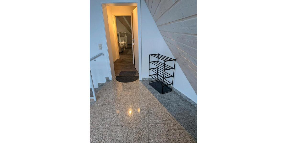 Dachgeschoßwohnung Rennerod - 2 Zimmer, 90 m&sup2;, 650&euro; | Angebot:25976018