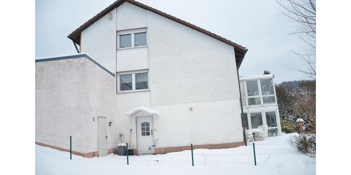 Einfamilienhaus Hilchenbach - 10 Zimmer, 300 m&sup2;, 300.000&euro; | Angebot:25982484