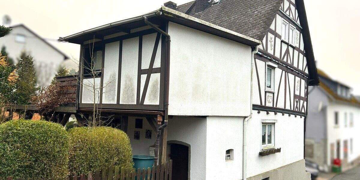 Einfamilienhaus Eschenburg / Eiershausen Eiershausen - 7 Zimmer, 195 m&sup2;, 159.000&euro; | Angebot:25728160