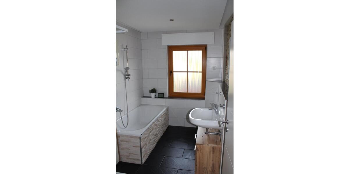 Doppelhaushälfte Pracht - 3 Zimmer, 90 m&sup2;, 160.000&euro; | Angebot:25838850