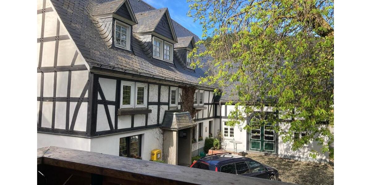 Doppelhaushälfte Olpe - 12 Zimmer, 200 m&sup2;, 950&euro; | Angebot:23580942