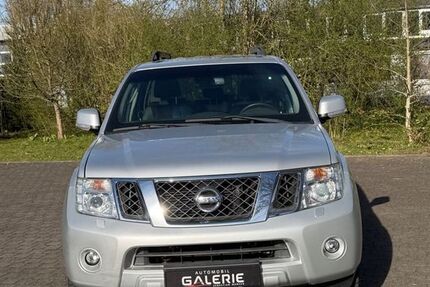 Nissan Pathfinder 141.450 km 17.690 &euro; Lennestadt 57368