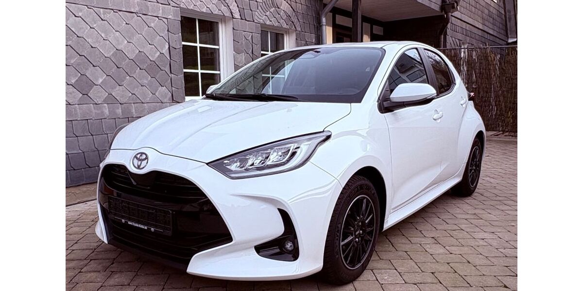 Toyota Yaris 4.300 km 19.990 &euro; Olpe 57462