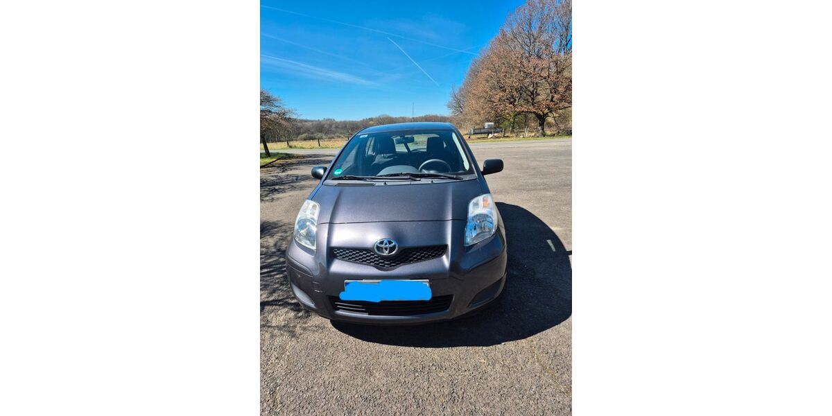 Toyota Yaris 168.000 km 3.900 &euro; Elkenroth 57578