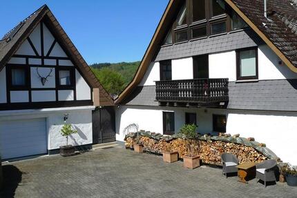 Haus Siegen Eiserfeld - 8 Zimmer, 318 m&sup2;, 677.500&euro; | Angebot:26869969