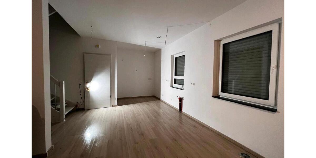 Doppelhaushälfte Bad Laasphe - 4 Zimmer, 109 m&sup2;, 375.000&euro; | Angebot:26799573