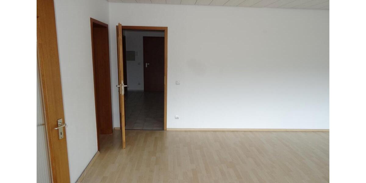 Etagenwohnung Siegen - 2 Zimmer, 73 m&sup2;, 675&euro; | Angebot:25992987