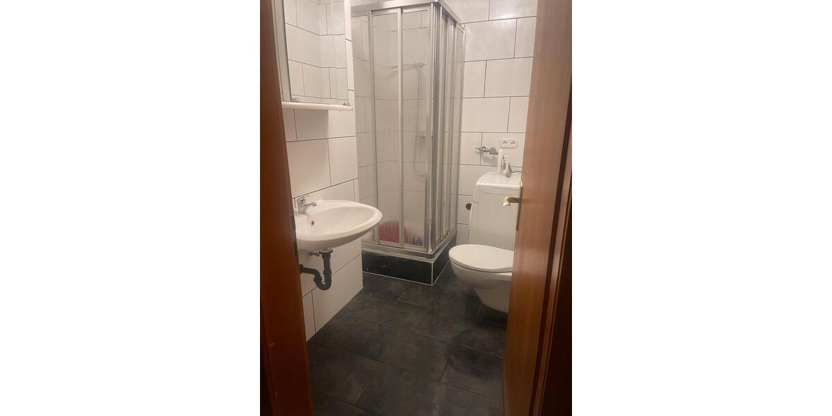 Einfamilienhaus Siegen Eiserfeld - 2 Zimmer, 85 m&sup2;, 1.100&euro; | Angebot:25268700