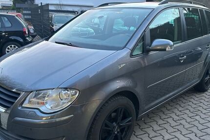VW Touran 288.000 km 2.100 &euro; Siegen 57080